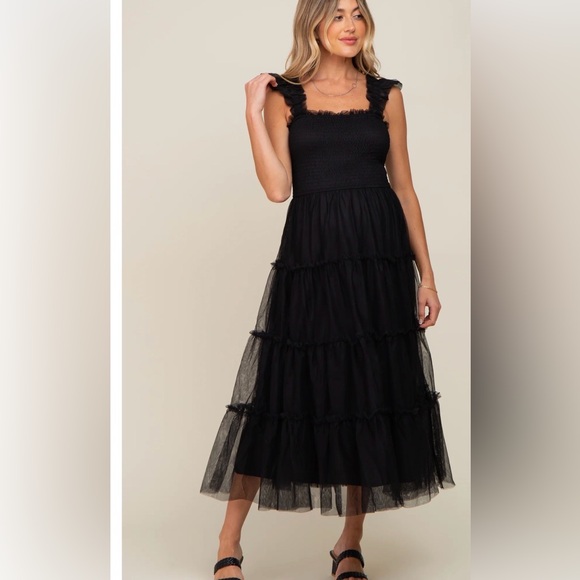 Elegant Black Ruffled Women's Dress - Picture 4 of 8